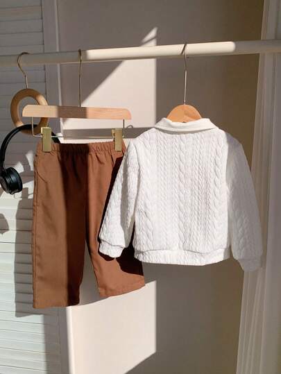SHEIN مجموعة ملابس علوية أبيض وبنطال خصر مطاطي للأطفال الصبيان، مناسبة لحفلات عيد الميلاد، الحفلات المسائية، الأداء، الزفاف، حفلات استقبال المولود الجديد، احتفال عيد الميلاد الأول، 2 قطعة