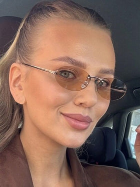 زوج من نظارات شمسية للنساء، إطار معدني دائري لامع بلون الشمبانيا، مناسب للارتداء اليومي، حفلات الموسيقى وعطلة الصيف على الشاطئ والمناسبات الخارجية والسفر، بتصميم مستدير وأنيق للخروجات والعودة للمدرسة