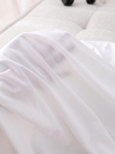 SHEIN قطعتين مجموعة محبوك بيضاوي الرقبة مطبوع عليها الدب العارضة تي شيرت وسروال قصير للأولاد المراهقين