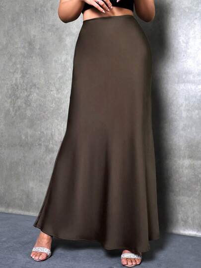 SHEIN PETITE تنورة ساتان للنساء، تنورة ذيل حورية البحر الأنيقة، للارتداء اليومي المتعدد الاستخدامات، تنورة باللون البني الداكن