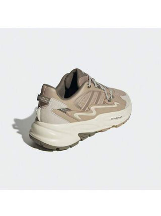 Adidas حذاء كاجوال للأب بنعل سميك ومبطن بتصميم قديم