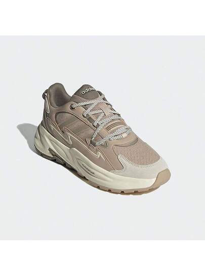 Adidas حذاء كاجوال للأب بنعل سميك ومبطن بتصميم قديم