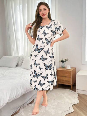 SHEIN فستان نوم قصير الأكمام مزين برسم الفراشة والأحرف بتصميم عادي