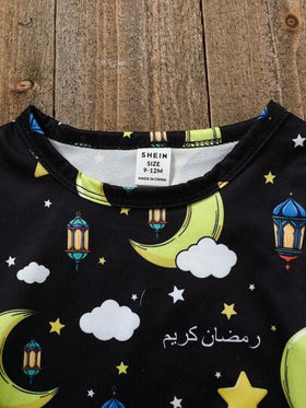 SHEIN رمضان طقم تيشيرت كم قصير وشورت للأطفال الرضع من الجنسين من سن الولادة إلى سنة واحدة، طباعة هلال لشهر رمضان، ناعم وراحة للارتداء خلال رمضان أو يومياً