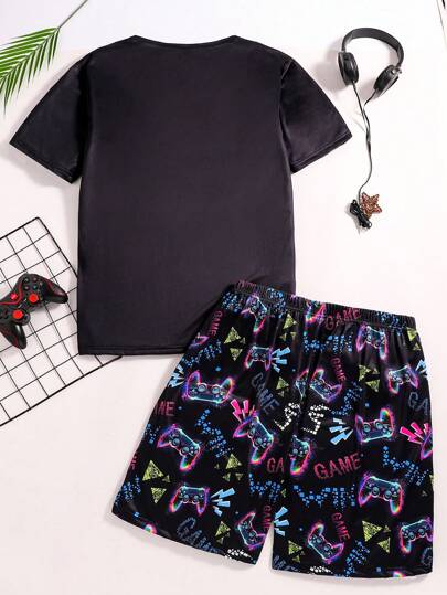 SHEIN طقم شورت وقميص قصير غير رسمي بتصميم بسيط وملون لسلسلة طباعة الألعاب للرجال
