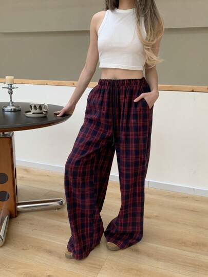 SHEIN EZwear بنطلون مريح للبيت بطباعة مربعات ملونة باللون الأزرق للسيدات، ملابس رمضان