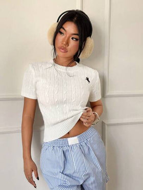 SHEIN Unity ملابس علوية كاجوال مطاطية قصيرة الأكمام بياقة مستديرة ذات نقش فارس