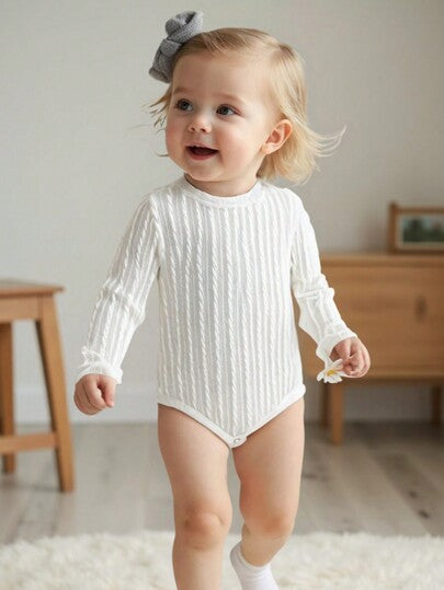 SHEIN Vintaside Kids 1 قطعة قميص طويل الأكمام لبنت رضيعة من قماش جاكار ناعم بلون واحد برقبة طاقية، للارتداء اليومي في الربيع والخريف (4 قطع ملابس متطابقة للعائلة الأم والطفل يباعان بشكل منفصل)