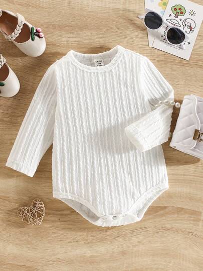 SHEIN Vintaside Kids 1 قطعة قميص طويل الأكمام لبنت رضيعة من قماش جاكار ناعم بلون واحد برقبة طاقية، للارتداء اليومي في الربيع والخريف (4 قطع ملابس متطابقة للعائلة الأم والطفل يباعان بشكل منفصل)