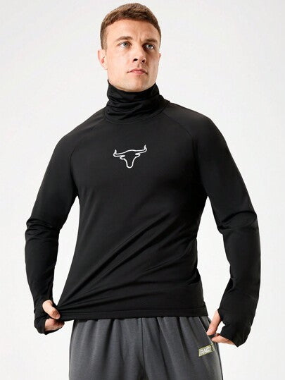 Manfinity Sport Corelite تي شيرت رياضي ذو ياقة عالية بأكمام طويلة مع طبعة الثور