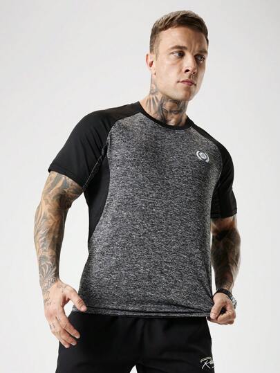 Manfinity Sport Corelite تي شيرت رياضي مريح رجالي ذو لون منقطع وأكمام راجلان