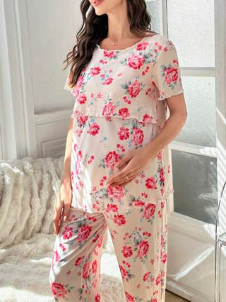 Shein Underwear&Sleepwear Maternity طقم بيجامة حمل يتكون من بنطلون رياضي قصير الأكمام بنمط زهري للرضاعة الطبيعية