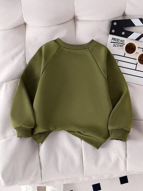 SHEIN Genkimix Kids قميص ثقيل رياضي بياقة مستديرة وأكمام راجلان مطرز باللون الأخضر العسكري للاستخدام اليومي، ملابس كاجوال رياضية للخارج، ملائم للربيع والخريف