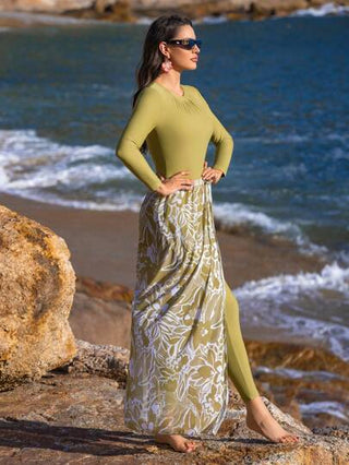 Swim Shayni مجموعة ملابس سباحة 3 قطع للنساء لصيف 2024، بطبعة أشجار، تتكون من بلوزة كم طويل وبنطال طويل وتنورة ملفوفة ، ملابس سباحة محتشمة "بوركيني" ملابس عربية