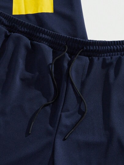Manfinity VCAY طقم رجالي مكون من بلوزة وشورت قطعتين مطبوع عليه حرف، بحجم كبير، بياقة متراخية منسوجة