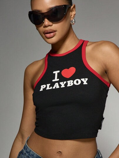 Missguided x Playboy MISSGUIDED ملابس علوية كاجوال أكمام قصيرة بطباعة النص وحزام تباين