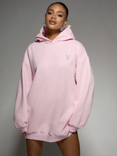 MISSGUIDED Missguided x Playboy فستان هوودي مطرز بشعار أرنب من الكريستال فضفاض بيان للشارع، بتزيين بلورات، قطعة رياضية طويلة الطول أنيقة لارتداء في الحفلات والنوادي خلال فصل الشتاء