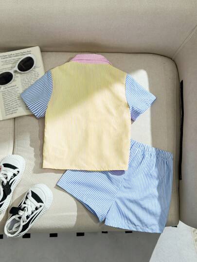 SHEIN زي طفل مكون من قميص بياقة وجيب وشورت ذو خطوط ذات لونين متباينين، 2 قطعة/مجموعة