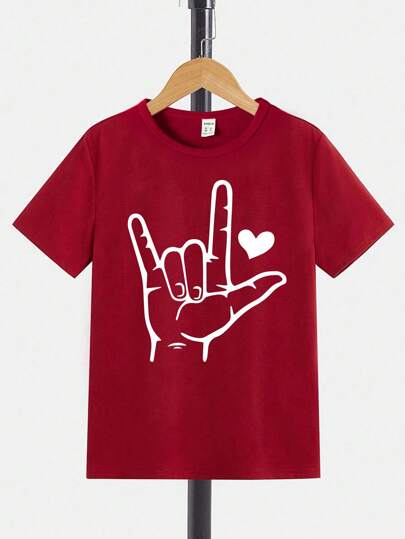 SHEIN GraphicGems تي شيرت ذو كم قصير أساسي للفتيان المراهقين، بطبعة إيماءة اليد بشكل قلب ، ملبس كاجوال وأنيق
