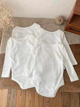 SHEIN LMoss Kids 4 قطع طقم هدية لحديثي الولادة من البنات، بوديسوت صلبة اللون مرنة مصنوعة من الصوف المحبوك، مناسبة للخريف والشتاء