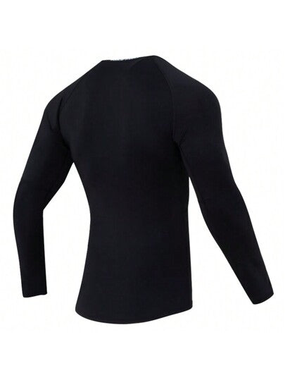 Nike تي شيرت بطبعة شعار Dri-Fit بياقة طاقم بأكمام طويلة بطراز أمريكي كلاسيكي، للرجال، أسود، FB7920-010