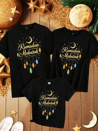تيشيرتات بناتي رمضان قمصان رمضان متطابقة بطباعة القمر النجوم، قمصان رمضان عائلية للأسرة، قمصان رمضان، هدايا رمضان، قمصان إسلامية، ملابس علوية صيفية للبنت الصغيرة كاجوال كم قصير وياقة دائرية