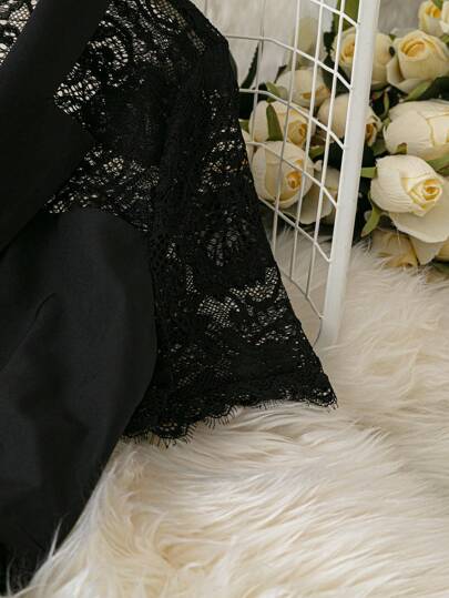 SHEIN Clasi قفطان نسائي ضيق الأرجل أكمام قصيرة مزين بالدانتيل الملونة ، ملابس مناسبة للتنقل