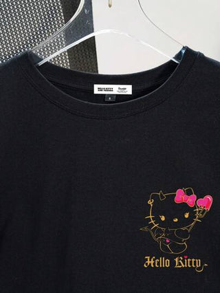 HELLO KITTY AND FRIENDS |  تي شيرت تي-شيرت نسائي ذو أكمام قصيرة وياقة دائرية بتصميم مريح وفضفاض، مناسب للصيف