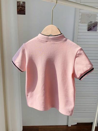 SHEIN تي شيرت بولو مصنوع من قماش اللؤلؤ بنمط جامعي مناسب للبيبي الصبي، تي شيرت كاجوال مريح متعدد الاستخدامات، أكمام قصيرة، مناسب للربيع والصيف للارتداء في الداخل والخارج، واليومي والرياضة واللعب والحفلات والتصوير وأيام الأعياد والمناسبات