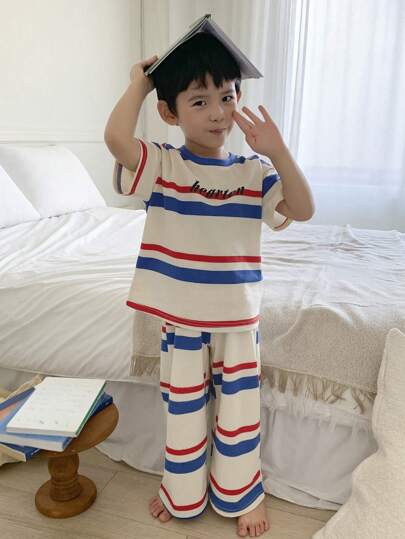 Dazy Kids مجموعة بيجامة للصبي الصغير تتكون من 2 قطعة ملابس علوية بياقة طاقم قصير الأكمام ذو خطوط وسروال رمضان