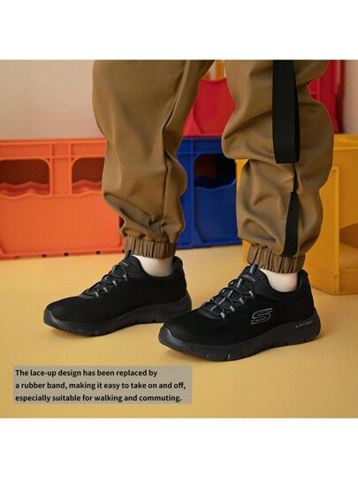 Skechers حذاء كاجوال رجالي، حذاء رياضي شبكي بسيط ومريح، يسمح بمرور الهواء، أسود 52811-BBK