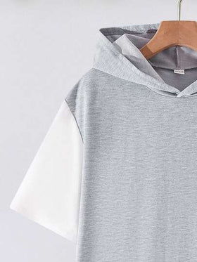 SHEIN مجموعة من قطعتين للمراهقين الأولاد، تتكون من تي شيرت بأكمام قصيرة وشورت، بطراز كاجوال مدرسي بغطاء للرأس، مناسبة للربيع والصيف