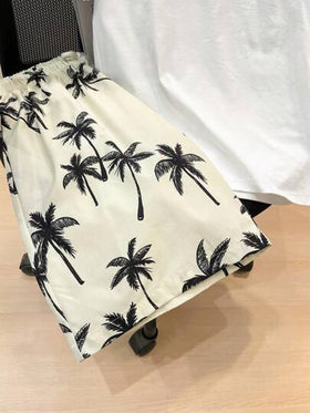 SHEIN مجموعة ذات قطعتين من قصيرة الأكمام وشورت للفتيان المراهقين، بتصميم كاجوال لليومي والحفلات والموسيقى، مناسبة للربيع والصيف، مطبوعة بأشجار جوز الهند، قصير بطلة استوائية