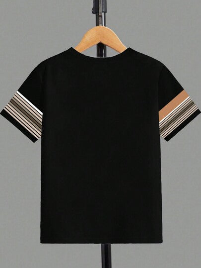 SHEIN GraphicGems تي شيرت كاجوال للأولاد المراهقين مع طباعة رقمية مخططة، تصميم أزياء مناسب للأنشطة الرياضية الخارجية