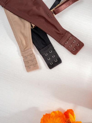 Shein Underwear&Sleepwear Basics 3 حزمة من ملابس داخلية براشوت بفتحة ذات شريط ناعم بلا حواف ذات كوب رقيق