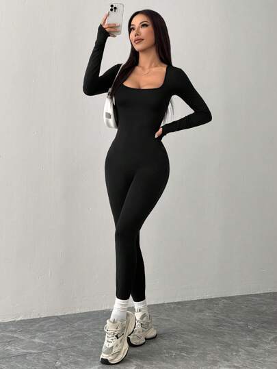 SHEIN PETITE بدلة رياضية سبور ت أسود محبوك ضيقة الياقة المربعة للرياضة واليوجا