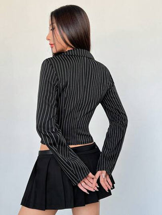 Flirla بدلة نسائية بياقة عسكرية بنمط ضيق وطويل الأكمام بخطوط سوداء وبيضاء، بقصة كاجوال عصرية