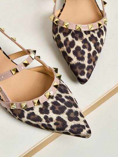 حذاء لوفر نسائي مريح وكاجوال بطبعة نمر للموسم الخريفي/الشتوي، مزين بالدبابيس