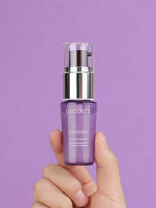 DECORTÉ سيروم DECORTE[Mini]MOISTURE LIPOSOME 15مل لتعزيز الترطيب. ينفذ إلى خلايا البشرة السطحية بشكل كامل ويرطب بشكل البشرة الجافة والمتقشرة أو المشكلة. ينتشر بلمسة رطبة ويجعل بشرتك حريرية ناعمة ويعمل طوال الليل ليتم الإحساس بنعومتها من داخل البشرة...