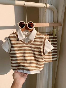 SHEIN LMoss Kids 3 قطع مجموعة صبي طفل كاجوال صيفية تتكون من ملابس علوية بأكمام قصيرة، وسراويل قصيرة، و فوق ملابس علوية بتصميم شريطي مناسب لحفلات عيد الميلاد، وحفلات المساء، والحفلات، والأعراس، وشهر واحد، والمعمودية، وعيد ميلاد سنة، وحمام الطفل