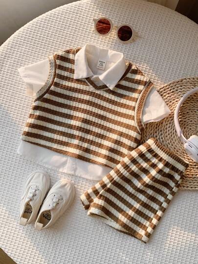 SHEIN LMoss Kids 3 قطع مجموعة صبي طفل كاجوال صيفية تتكون من ملابس علوية بأكمام قصيرة، وسراويل قصيرة، و فوق ملابس علوية بتصميم شريطي مناسب لحفلات عيد الميلاد، وحفلات المساء، والحفلات، والأعراس، وشهر واحد، والمعمودية، وعيد ميلاد سنة، وحمام الطفل