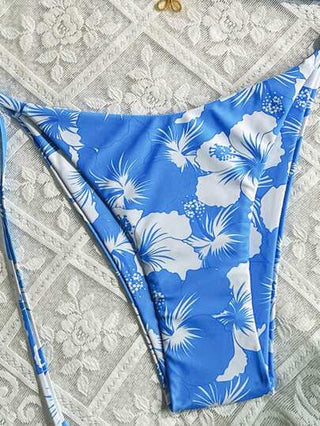 طقم تانكيني حريمي Swim Mod مجموعة بأعلى أبيض مقصوص ذو رقبة متلاصقة مطبوع بالزهور وبيكيني ذي ربطة جانبية، للشاطئ والعطلات الصيفية
