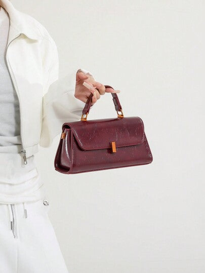 حقيبة مربعة صغيرة أنيقة عتيقة محمولة باليد للنساء ، تصميم فريد للتنقل والحمل عبر الكتف