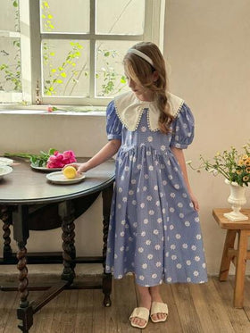 LMoss Kids فستان كاجوال مناسب للربيع والصيف لفتيات ما بين الطفولة والمراهقة، تصميم ملائم ومنتفخ بملمس محبوك مع طبعة الخطوط المتقاطعة والزهور الصغيرة، به ياقة من الدانتيل الأبيض