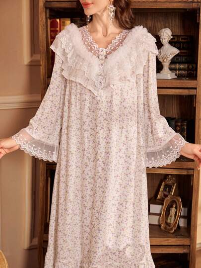 PalaceNights ثوب نوم طويل الأكمام بياقة على شكل حرف V مزخرف بطراز الزهور الصغيرة على طراز القصر القديم، بتشطيب من الدانتيل، ملابس منزلية فاخرة، ملائم للخريف والشتاء