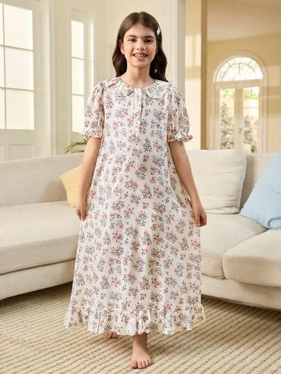 SHEIN Leap Crew فستان نوم بطبعة زهور بسيطة للمراهقات، أكمام منتفخة وياقة بيتر بان وخصر متراخي وذيل مكشكش، فستان قصير كاجوال مزخرف بنقوش زهور، مجموعة ملابس متطابقة للأشقاء (قطعتان تباع بشكل منفصل)