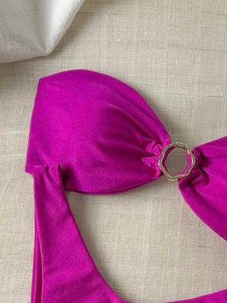 Swim Chiccia مجموعة بيكيني قطعتين بلون أحادي ودائرة معدنية للزينة مع قطعة علوية ضيقة جذابة، ملابس الشاطئ الصيفية للنساء