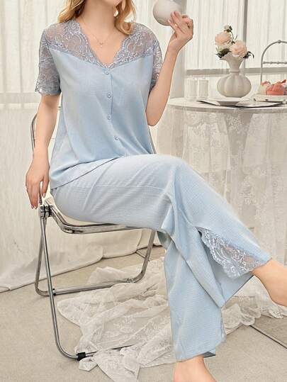 SHEIN طقم من البيجما بأكمام قصيرة، شفاف، ذو جزء علوي مفتوح عند الأكتاف، من قطع من الدانتيل