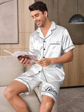 SHEIN بيجاما رجالي مطبوعة من الحرير الاصطناعي بفتحة أمامية