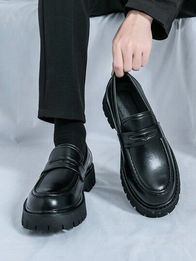 الحذاء السهل الارتداء ال- Loafers للرجال، أسود لامع بسمك كبير في الوجه الخارجي، مضاد للانزلاق، أنيق للمكتب والكاجوال، على الطراز البريطاني